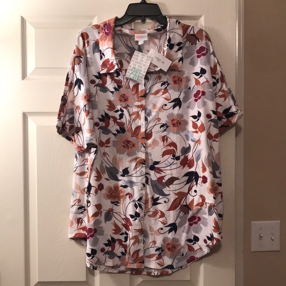 NWT LULAROE Charlie top